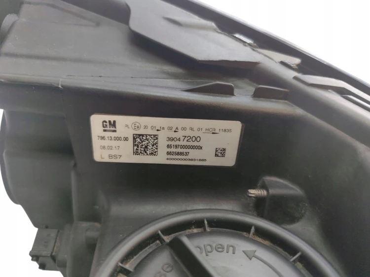 LAMPA LEWY PRZÓD OPEL ASTRA K (2015-2019) 1.6 CDTI 110KM 39047200