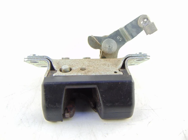 ZAMEK KLAPY BAGAŻNIKA OPEL MERIVA LIFT 90563999