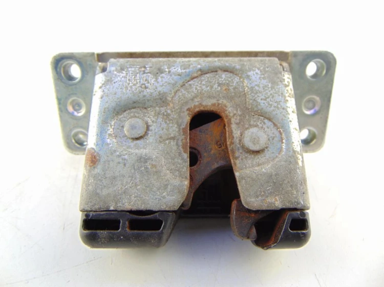 ZAMEK KLAPY BAGAŻNIKA OPEL MERIVA LIFT 90563999