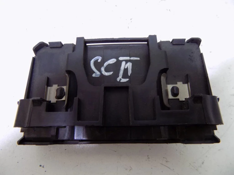 CZYTNIK KART RENAULT SCENIC II (2003-2005) S118539003E
