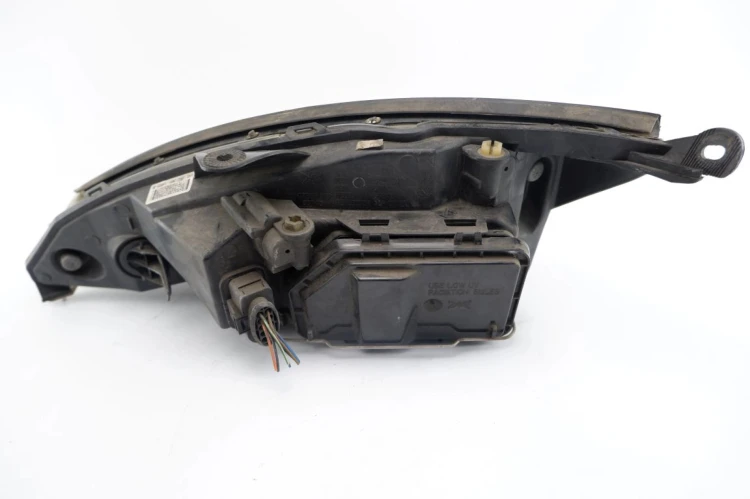 LAMPA PRAWY PRZÓD FORD FOCUS MK1 1.8 TDCI