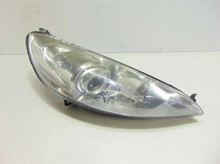 LAMPA PRAWY PRZÓD PEUGEOT 407 (2004-2008) 2.0 16V
