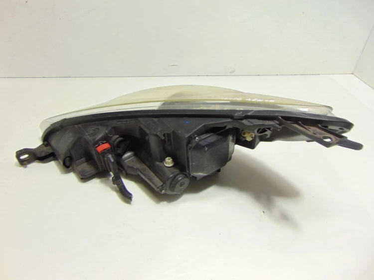 LAMPA PRAWY PRZÓD PEUGEOT 407 (2004-2008) 2.0 16V