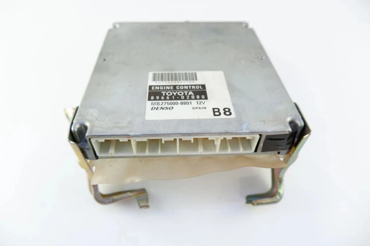 KOMPUTER STEROWNIK SILNIKA TOYOTA COROLLA E12 1.6 16V 89661-02B80