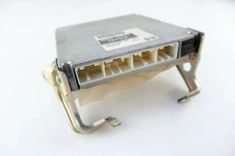 KOMPUTER STEROWNIK SILNIKA TOYOTA COROLLA E12 1.6 16V 89661-02B80