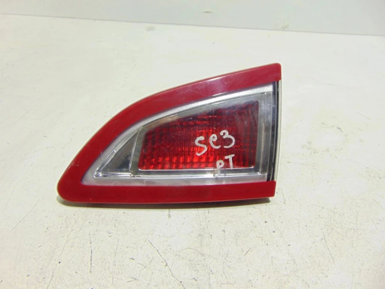 LAMPA PRAWY TYŁ W KLAPE RENAULT SCENIC III (2009-2013) 1.6 DCI