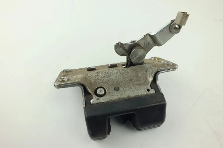ZAMEK KLAPY BAGAŻNIKA OPEL MERIVA (2002-2010) 1.4 16V
