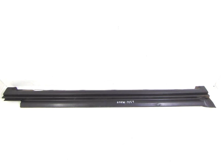 LISTWA PROGOWA PRAWA LAND ROVER RANGE ROVER III L322 (2001-2012) 3.0D 177