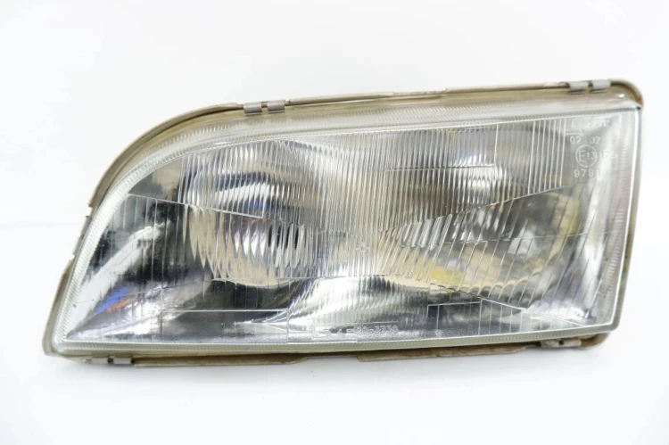 LAMPA LEWY PRZÓD VOLVO V40 I LIFT (1999-2004) 1.9 D 1AG007861-33