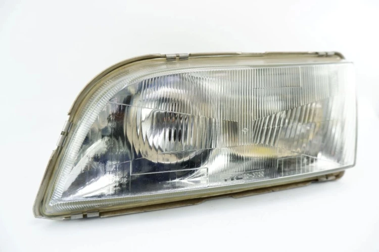 LAMPA LEWY PRZÓD VOLVO V40 I LIFT (1999-2004) 1.9 D 1AG007861-33