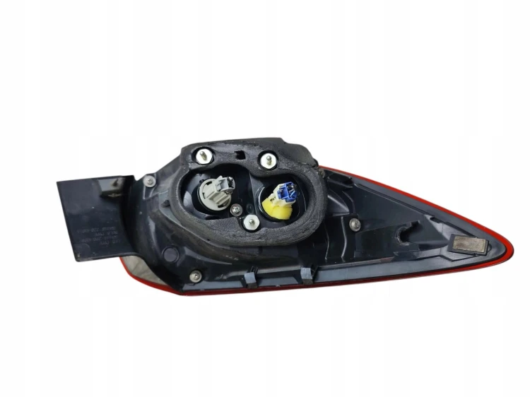 LAMPA PRAWY TYŁ MAZDA 3 III BM/BN LIFT (2016-2018) 2.0 SKYACTIV 120KM 220-4