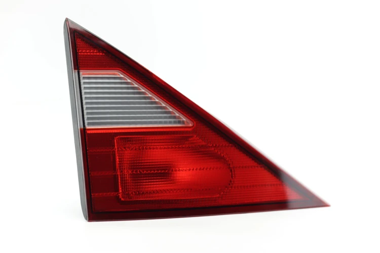 LAMPA LEWY TYŁ W KLAPE SSANGYONG RODIUS (2004-2008)