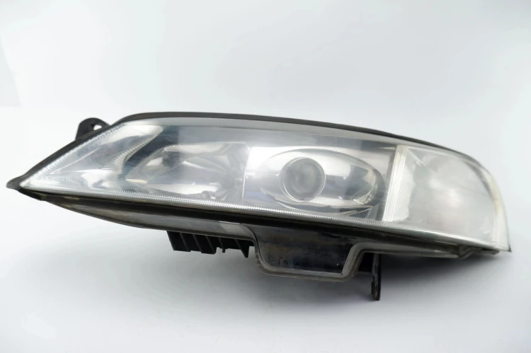 LAMPA LEWY PRZÓD OPEL VECTRA B LIFT 1.8 16V