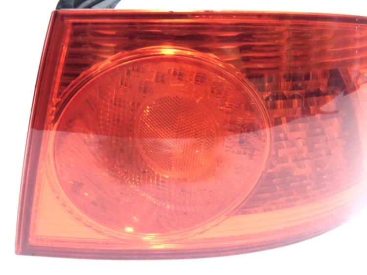 LAMPA PRAWY TYŁ VOLKSWAGEN PHAETON (2002-2006)