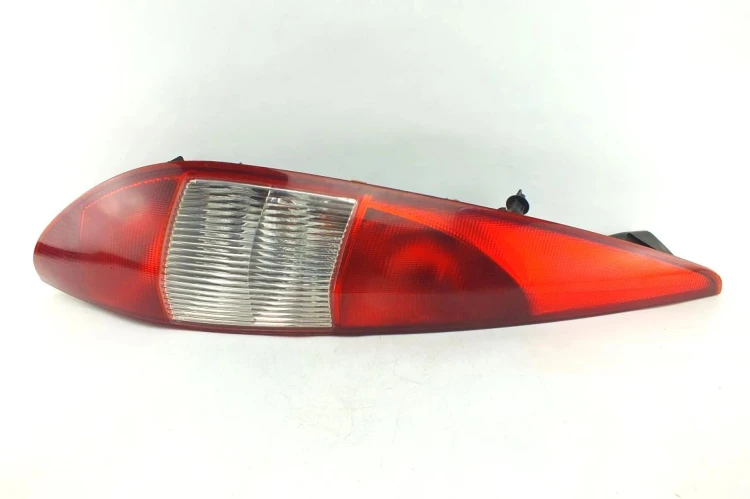 LAMPA LEWY TYŁ FORD MONDEO MK3 (2001-2007)