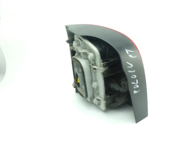 LAMPA PRAWY TYŁ VOLKSWAGEN POLO IV 1.2 6Q6945096