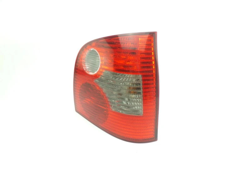 LAMPA PRAWY TYŁ VOLKSWAGEN POLO IV 1.2 6Q6945096
