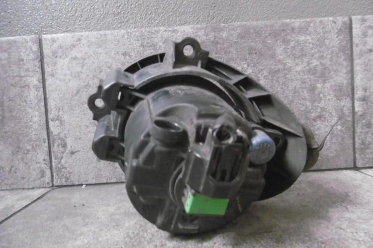 HALOGEN LEWY TOYOTA AVENSIS III T27