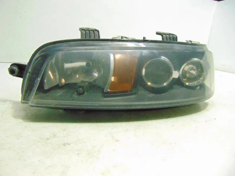 LAMPA LEWY PRZÓD FIAT PUNTO II 1.9JTD