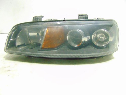 LAMPA LEWY PRZÓD FIAT PUNTO II 1.9JTD