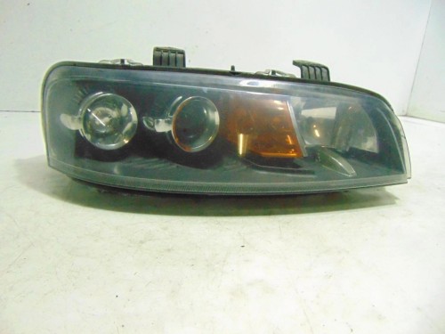 LAMPA PRAWY PRZÓD FIAT PUNTO II 1.9JTD