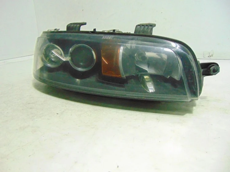 LAMPA PRAWY PRZÓD FIAT PUNTO II 1.9JTD