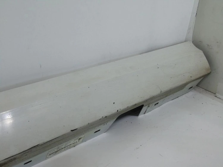 LISTWA NAKŁADKA PROGU PRAWA BMW E90 LIFT (2008-2011) N47T 177KM