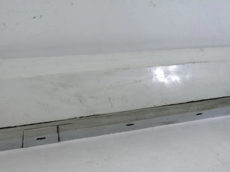 LISTWA NAKŁADKA PROGU PRAWA BMW E90 LIFT (2008-2011) N47T 177KM