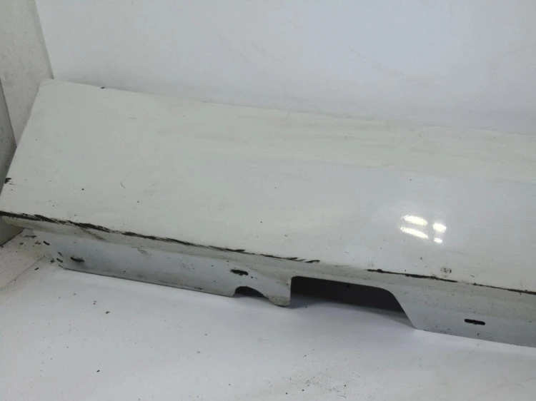 LISTWA NAKŁADKA PROGU PRAWA BMW E90 LIFT (2008-2011) N47T 177KM