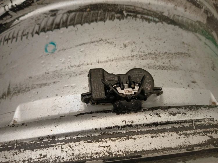 FELGI ALUMINIOWE RENAULT KADJAR 40300-8177R
