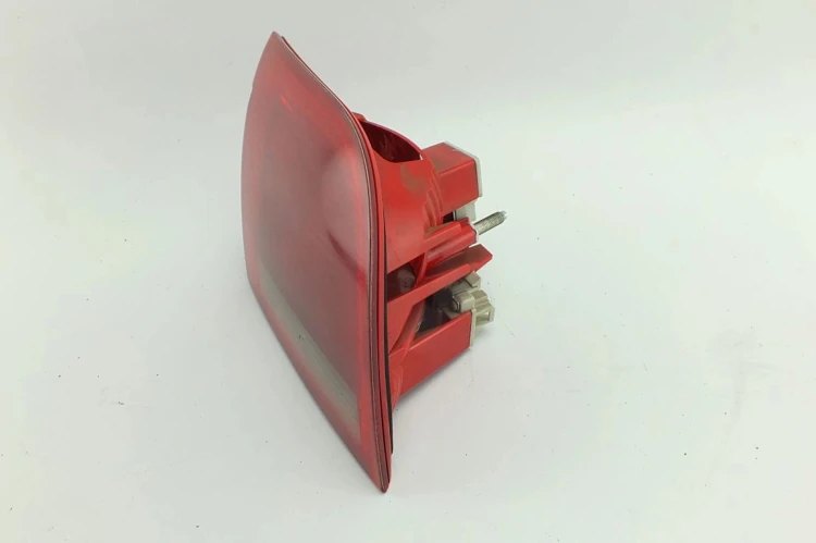 LAMPA LEWY TYŁ W KLAPE AUDI A3 8P (2004-2008) 1.6 8v