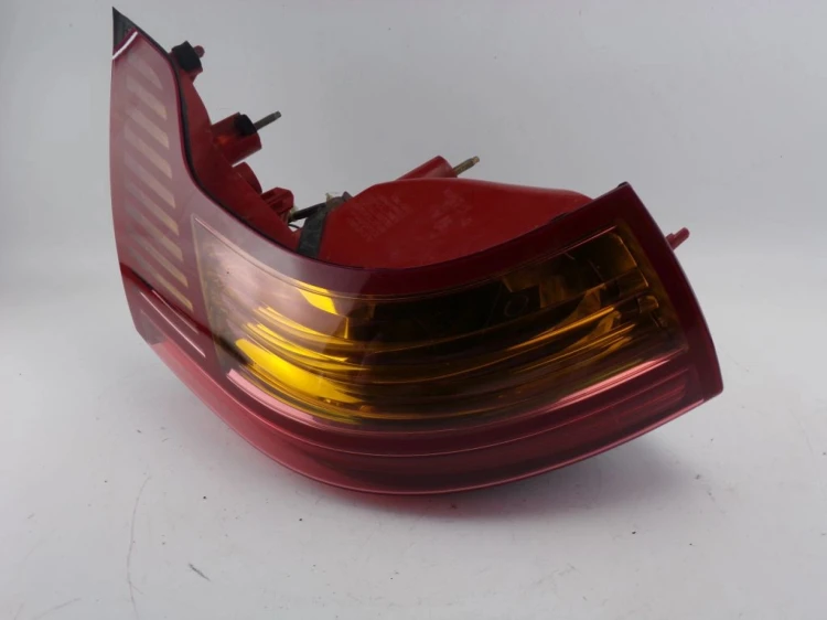 LAMPA PRAWY TYŁ CITROEN C6 (2005-2012)