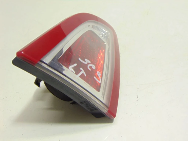 LAMPA LEWY TYŁ W KLAPE RENAULT SCENIC III (2009-2013) 1.5 DCI