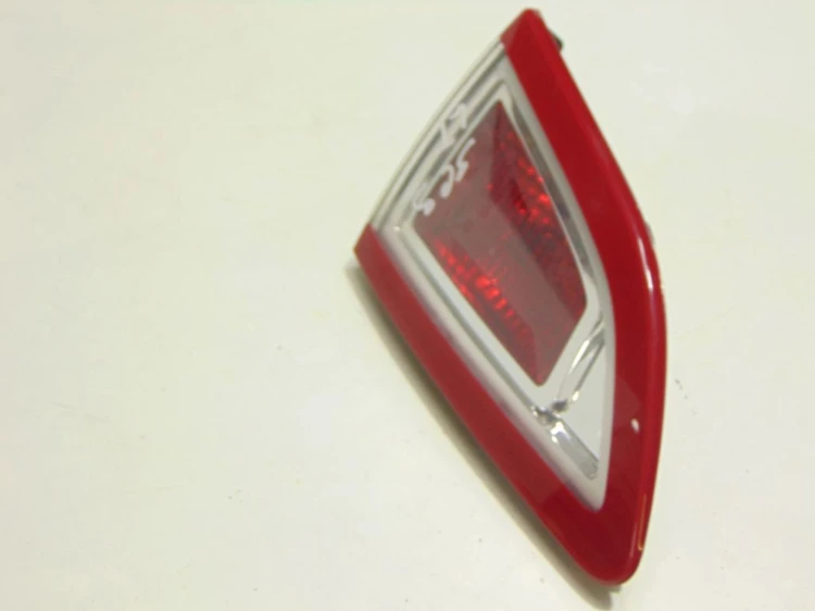 LAMPA LEWY TYŁ W KLAPE RENAULT SCENIC III (2009-2013) 1.5 DCI