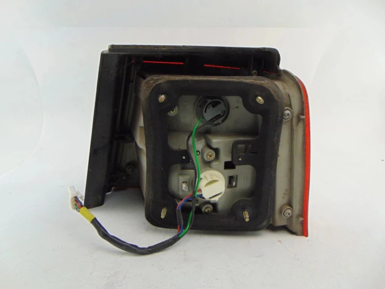 LAMPA LEWY TYŁ KIA CARENS II (2002-2006) 2.0 CRDI