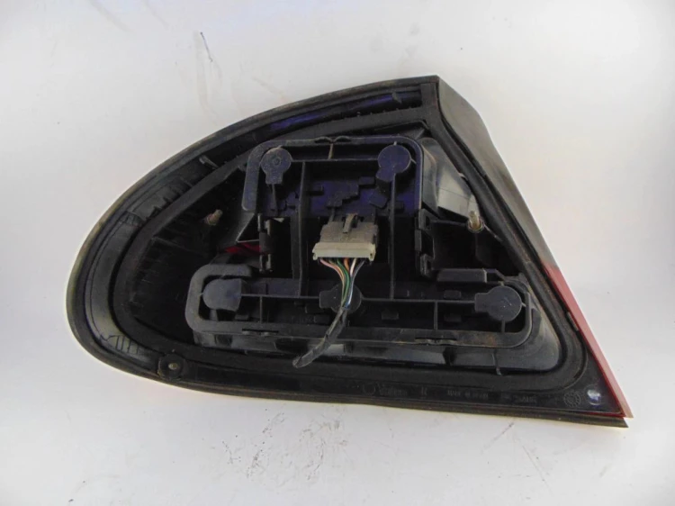 LAMPA PRAWY TYŁ OPEL TIGRA 1.6 16V
