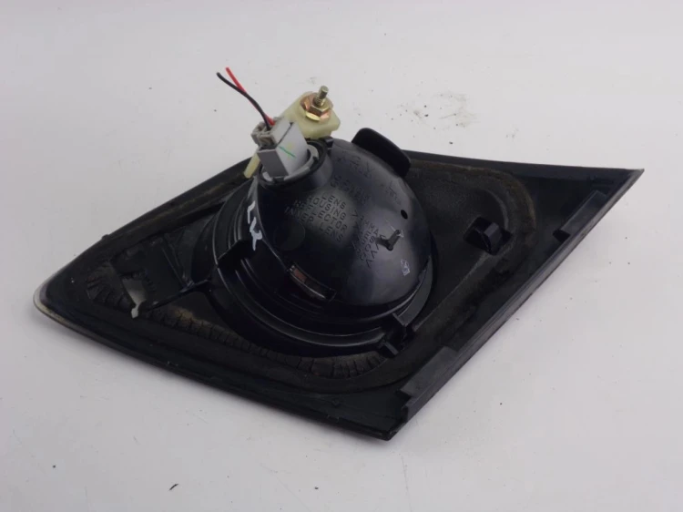 LAMPA LEWY TYŁ W KLAPE MAZDA 3 I (2003-2009) STANLEY P2913L