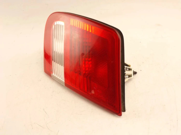 LAMPA PRAWY TYŁ W KLAPE SAAB 9-3
