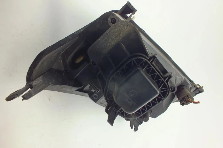 LAMPA PRAWY PRZÓD FORD FOCUS MK1 1.8 TDCI