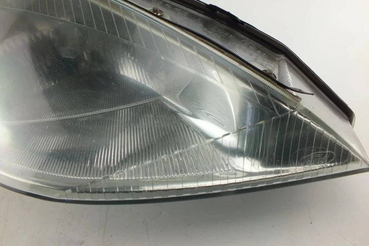 LAMPA PRAWY PRZÓD FORD FOCUS MK1 1.8 TDCI