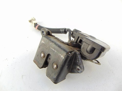 ZAMEK KLAPY BAGAŻNIKA TOYOTA COROLLA E12 2.0 D4D 101528-3000