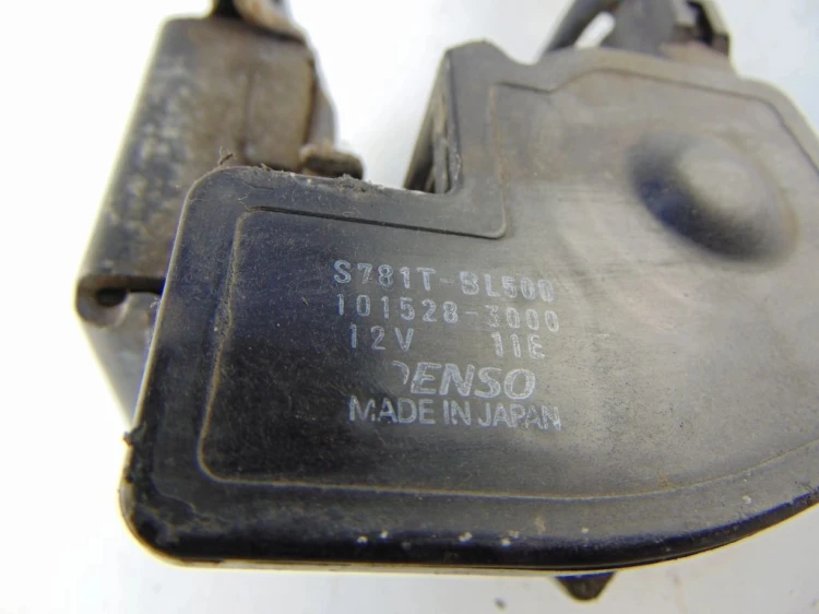 ZAMEK KLAPY BAGAŻNIKA TOYOTA COROLLA E12 2.0 D4D 101528-3000