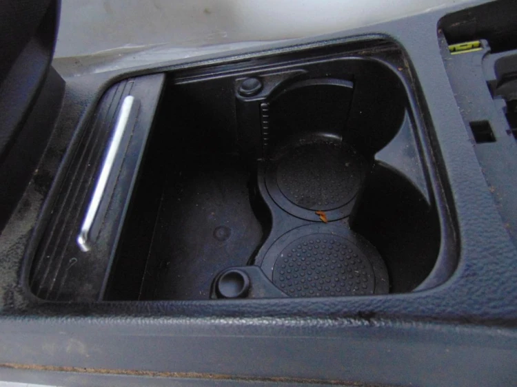 PODŁOKIETNIK VOLKSWAGEN PASSAT B7 1.6 TDI