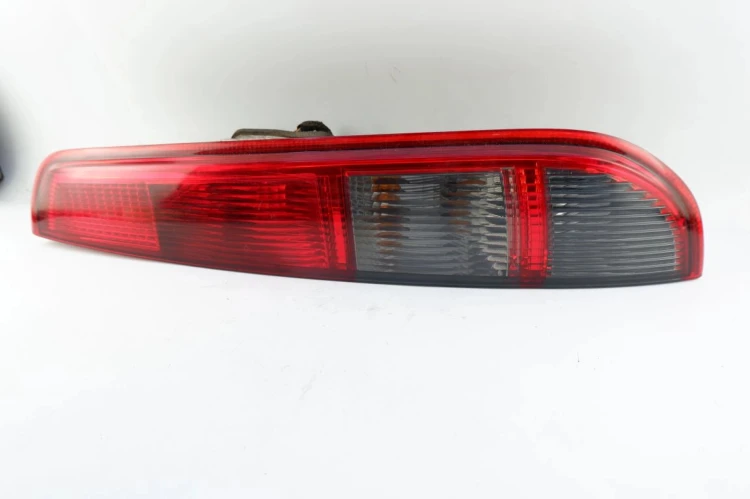 LAMPA PRAWY TYŁ FORD FOCUS MK2 (2004-2011) 1.8 16V 4M51-13N004-C