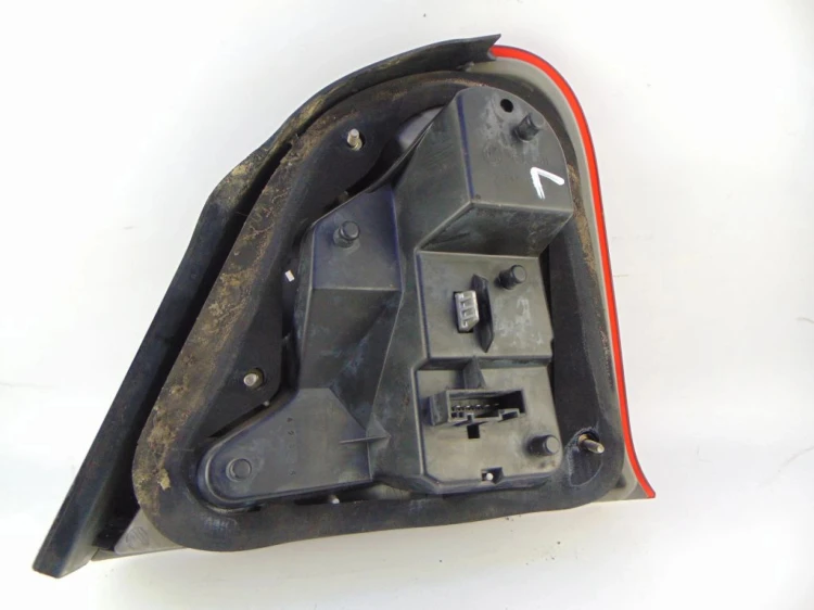 LAMPA LEWY TYŁ ROVER 75 (1998 – 2005) 2.5 V6