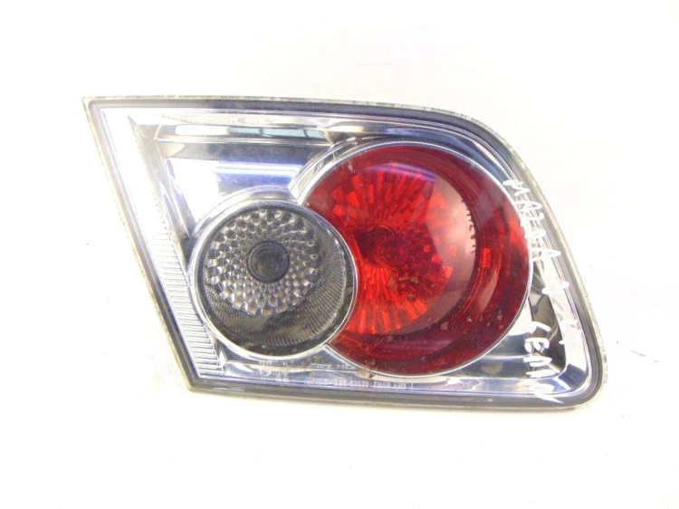 LAMPA LEWY TYŁ W KLAPE MAZDA 6 I (2002-2008) 2.0 D