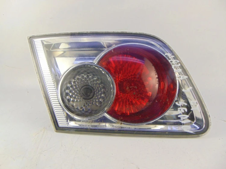 LAMPA LEWY TYŁ W KLAPE MAZDA 6 I (2002-2008) 2.0 D