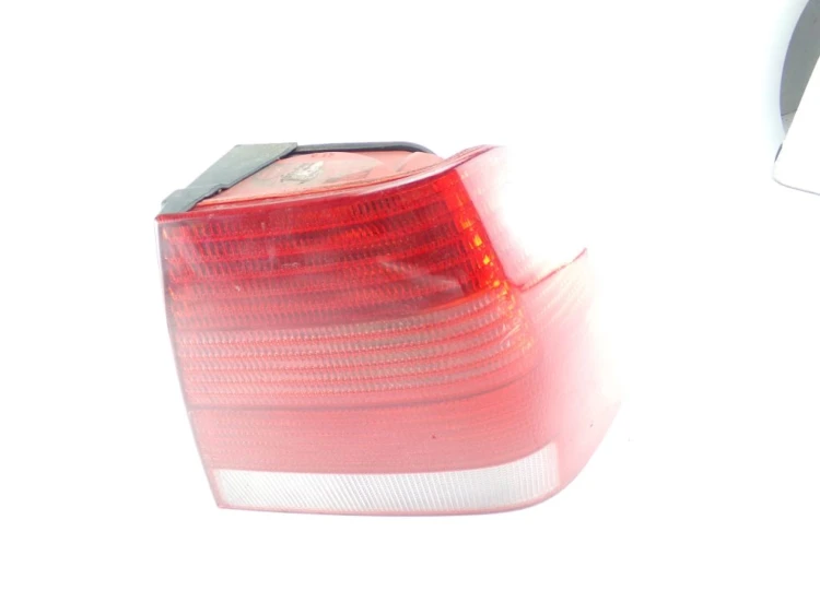 LAMPA PRAWY TYŁ VOLKSWAGEN JETTA (2005-2011) 1.9 TDI