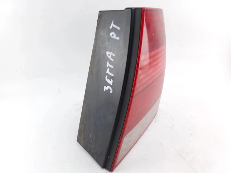 LAMPA PRAWY TYŁ VOLKSWAGEN JETTA (2005-2011) 1.9 TDI