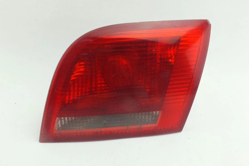 LAMPA PRAWY TYŁ W KLAPE AUDI A3 8P (2004-2008) 1.6 8v
